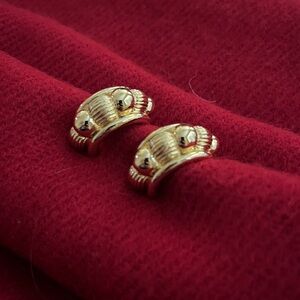 Vintage Joan Rivers Golden Balls Wide Hoop Clip-on Earrings in Mint Condition